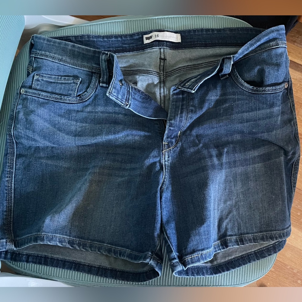 Levi’s denim shorts, size 16